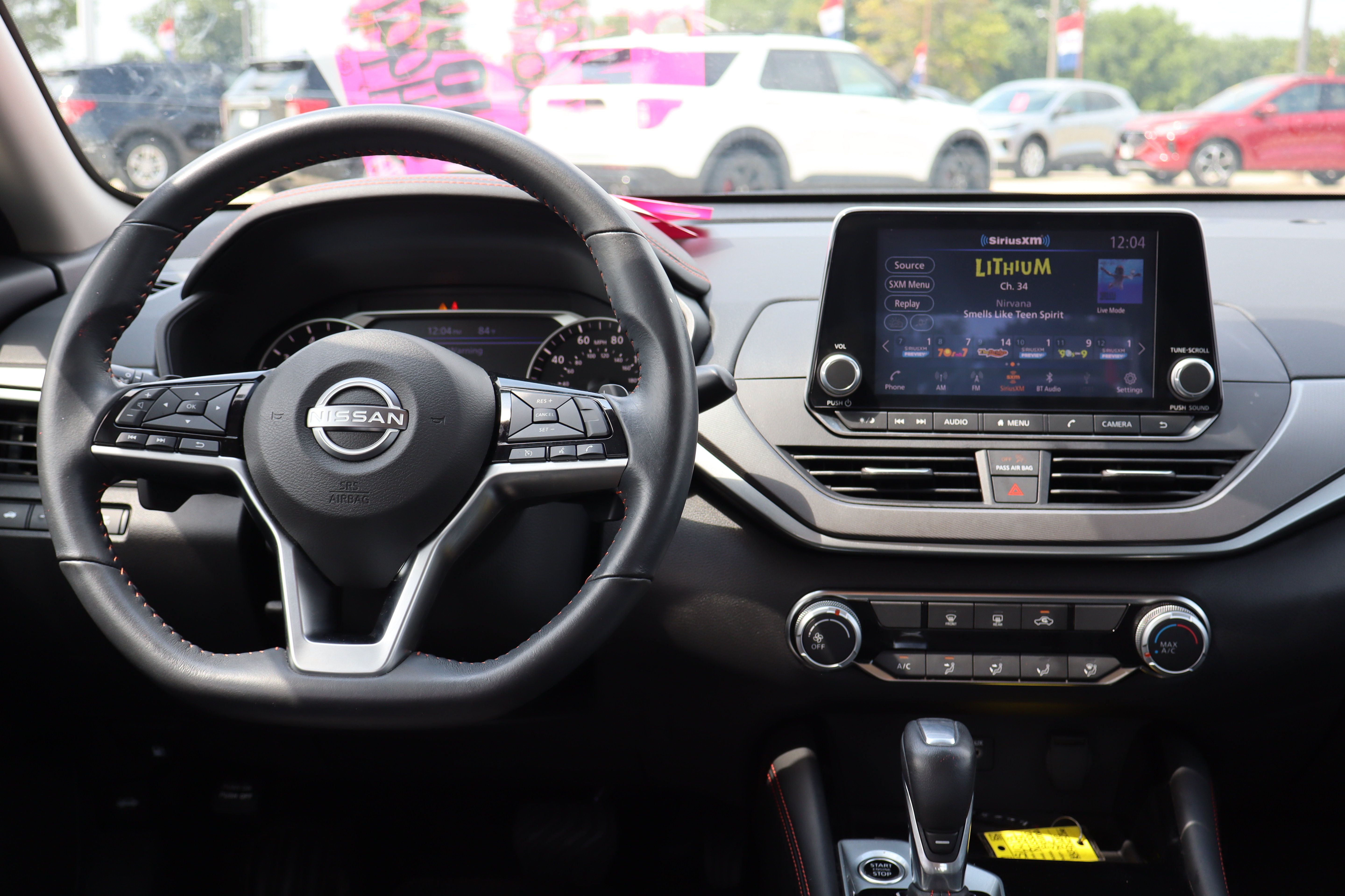 Used 2024 Nissan Altima 2.5 SR FWD image 13