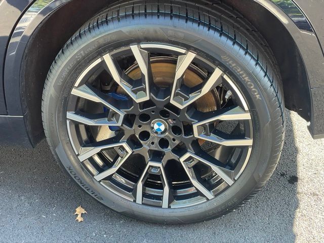 Certified 2024 BMW X5 xDrive40i w/ M Sport Package AWD/4WD image 26