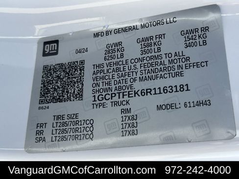 Used 2024 Chevrolet Colorado ZR2 w/ Technology Package image 34