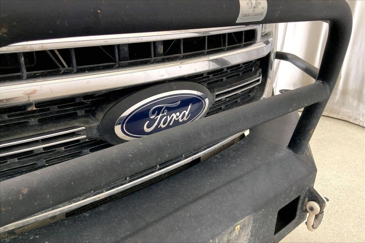 Used 2022 Ford F350 Lariat w/ Lariat Value Package AWD/4WD image 7