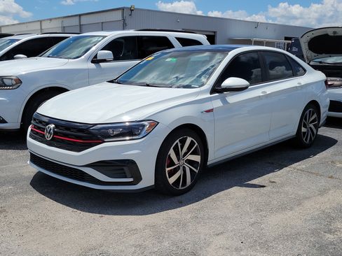Used 2019 Volkswagen Jetta GLI FWD image 3