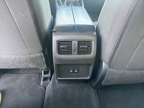 Used 2025 Nissan Rogue SV FWD image 24