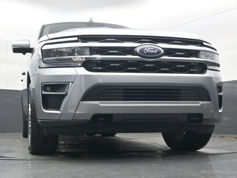Used 2022 Ford Expedition Limited image 28