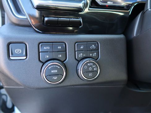 Used 2025 Chevrolet Silverado 1500 LTZ w/ Technology Package image 21