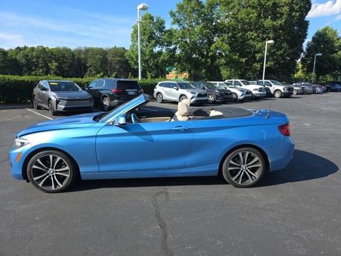 Used 2020 BMW 230i Convertible w/ Premium Package RWD image 12