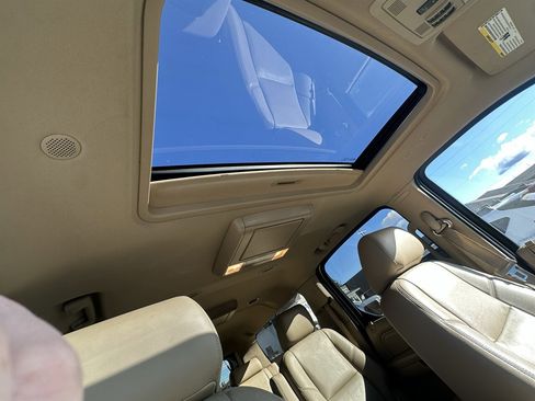 Used 2014 Cadillac Escalade ESV Premium image 12