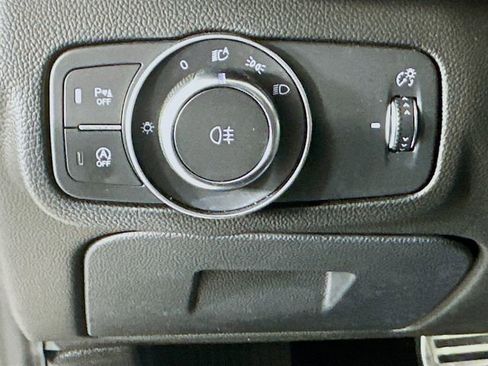 Used 2023 Alfa Romeo Giulia Ti AWD/4WD image 12