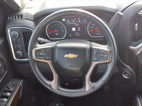 Used 2022 Chevrolet Silverado 1500 High Country w/ Technology Package image 16