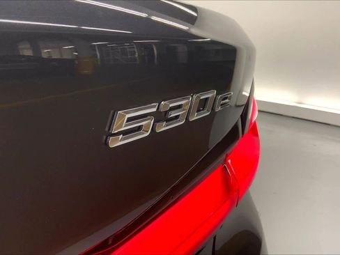 Used 2021 BMW 530e w/ Premium Package image 14