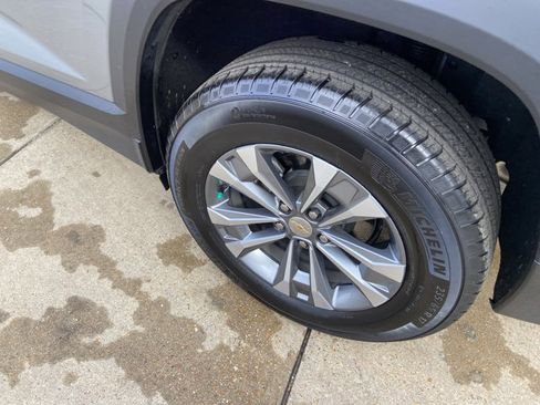 Used 2025 Chevrolet Equinox LT image 29