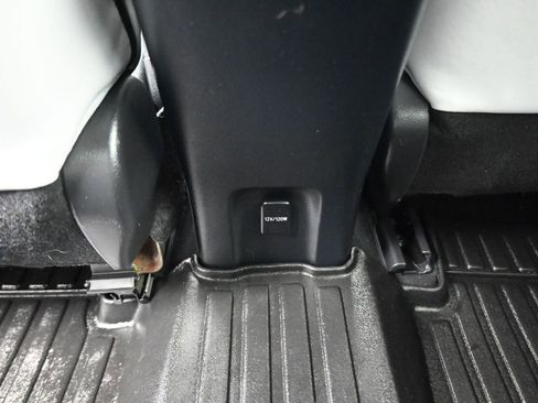 Used 2017 Toyota Prius Prime Advanced image 31