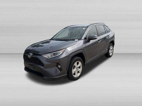 Used 2021 Toyota RAV4 XLE AWD/4WD image 12