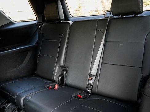 Used 2019 Chevrolet Traverse LT w/ LT Premium Package image 16