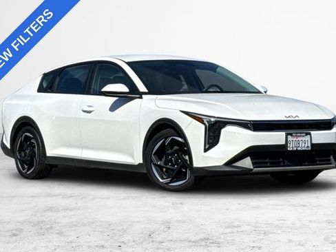 Certified 2025 Kia K4 EX FWD image 2