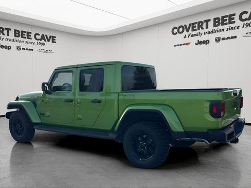 New 2025 Jeep Gladiator Sport image 6