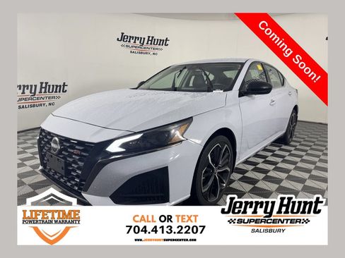 Used 2023 Nissan Altima 2.5 SR AWD/4WD image 1
