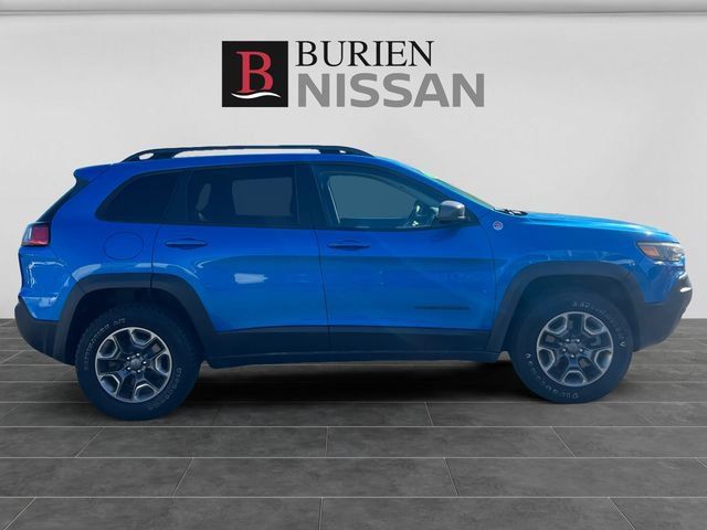 Used 2019 Jeep Cherokee Trailhawk AWD/4WD image 6