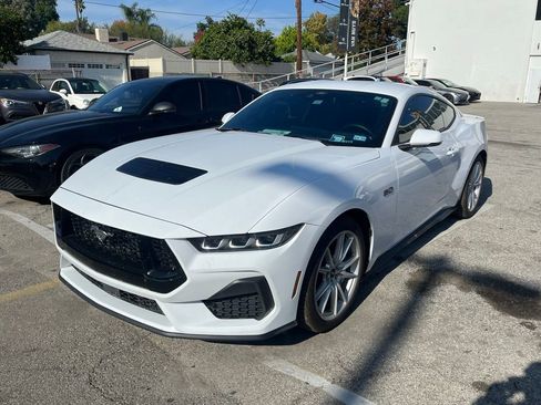 Used 2024 Ford Mustang GT Premium image 3