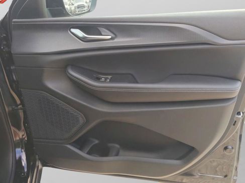 New 2025 Jeep Grand Cherokee L Laredo w/ Luxury Tech Group I RWD image 30