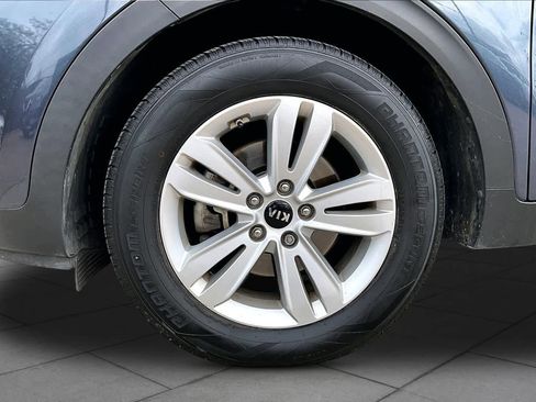 Used 2018 Kia Sportage LX image 11