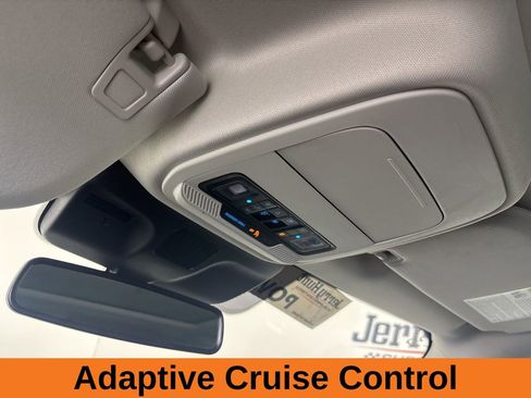 Used 2025 Ford Expedition Platinum image 18