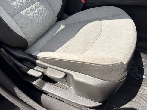 Used 2024 Chevrolet Equinox LS w/ LS Convenience Package FWD image 23