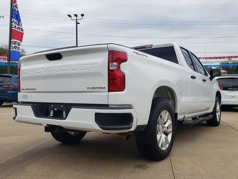 Used 2023 Chevrolet Silverado 1500 Custom AWD/4WD image 3