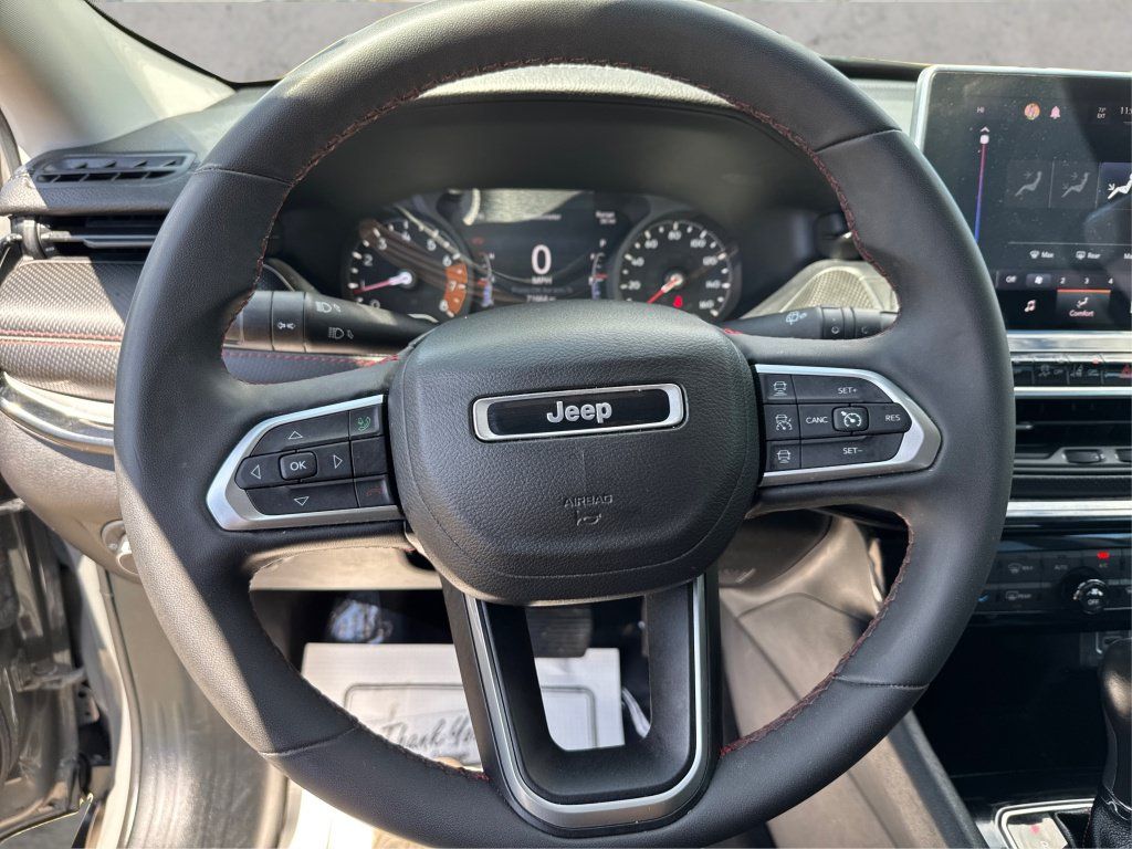 Used 2022 Jeep Compass Trailhawk AWD/4WD image 28