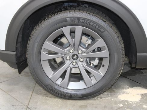 New 2026 Ford Explorer Active w/ Active Comfort Package AWD/4WD image 18
