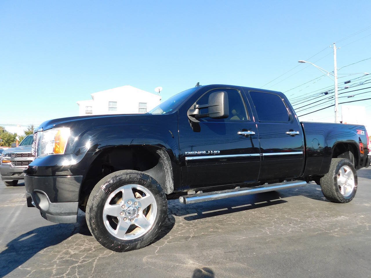 Used 2014 GMC Sierra 2500 Denali w/ Suspension Package, Off-Road AWD/4WD image 30