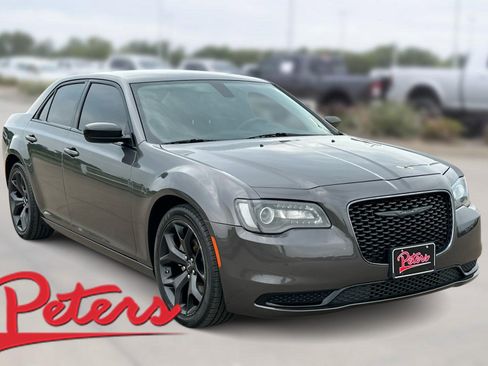Used 2022 Chrysler 300 Touring w/ Sport Appearance Package RWD image 1