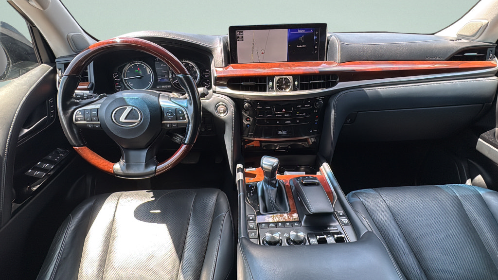 Used 2018 Lexus LX 570 4WD w/ Luxury Package image 11