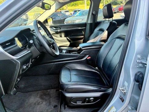 Used 2022 Jeep Grand Cherokee Limited AWD/4WD image 15