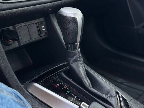 Used 2017 Toyota Corolla LE FWD image 27