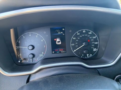 Used 2024 Toyota Corolla SE image 3