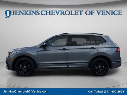 Used 2023 Volkswagen Tiguan SE R-Line FWD image 8