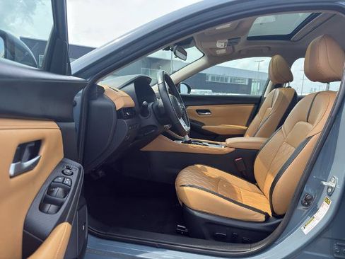 Certified 2025 Nissan Sentra SV w/ SV Premium Package FWD image 9