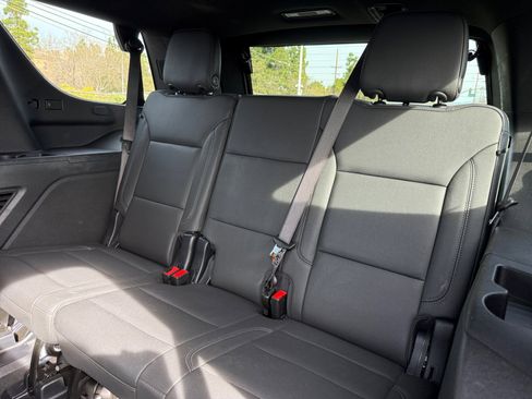 Used 2025 Chevrolet Tahoe Z71 w/ Comfort Package image 21