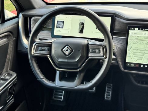 Used 2022 Rivian R1S Launch Edition image 30