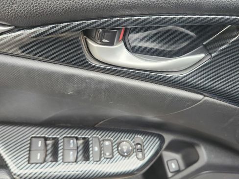 Used 2019 Honda Civic Sport image 9