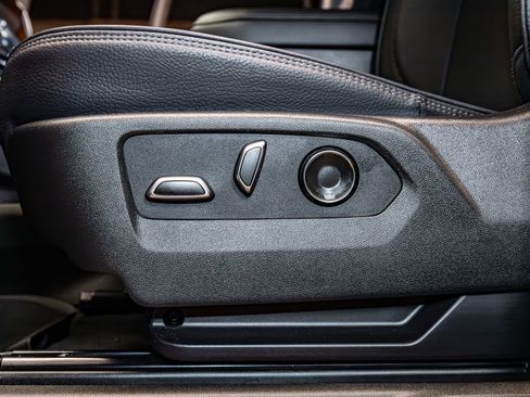 Used 2025 GMC Sierra 3500 Denali w/ Denali Reserve Package image 23