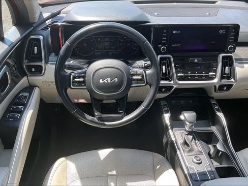 Used 2022 Kia Sorento S FWD image 5