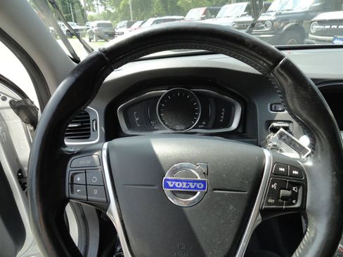 Used 2015 Volvo V60 T5 Cross Country w/ Protection Package AWD/4WD image 23