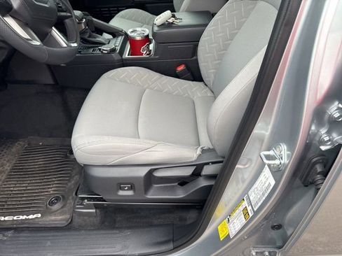 Used 2025 Toyota Tacoma SR5 image 7