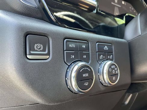Used 2023 GMC Sierra 1500 Elevation w/ X31 Off-Road Package AWD/4WD image 28