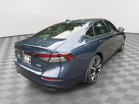 Used 2023 Honda Accord Touring image 6