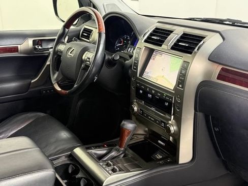 Used 2016 Lexus GX 460 w/ Premium Package AWD/4WD image 32