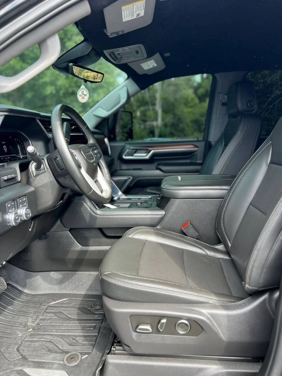 Used 2024 GMC Sierra 3500 Denali w/ Technology Package AWD/4WD image 15