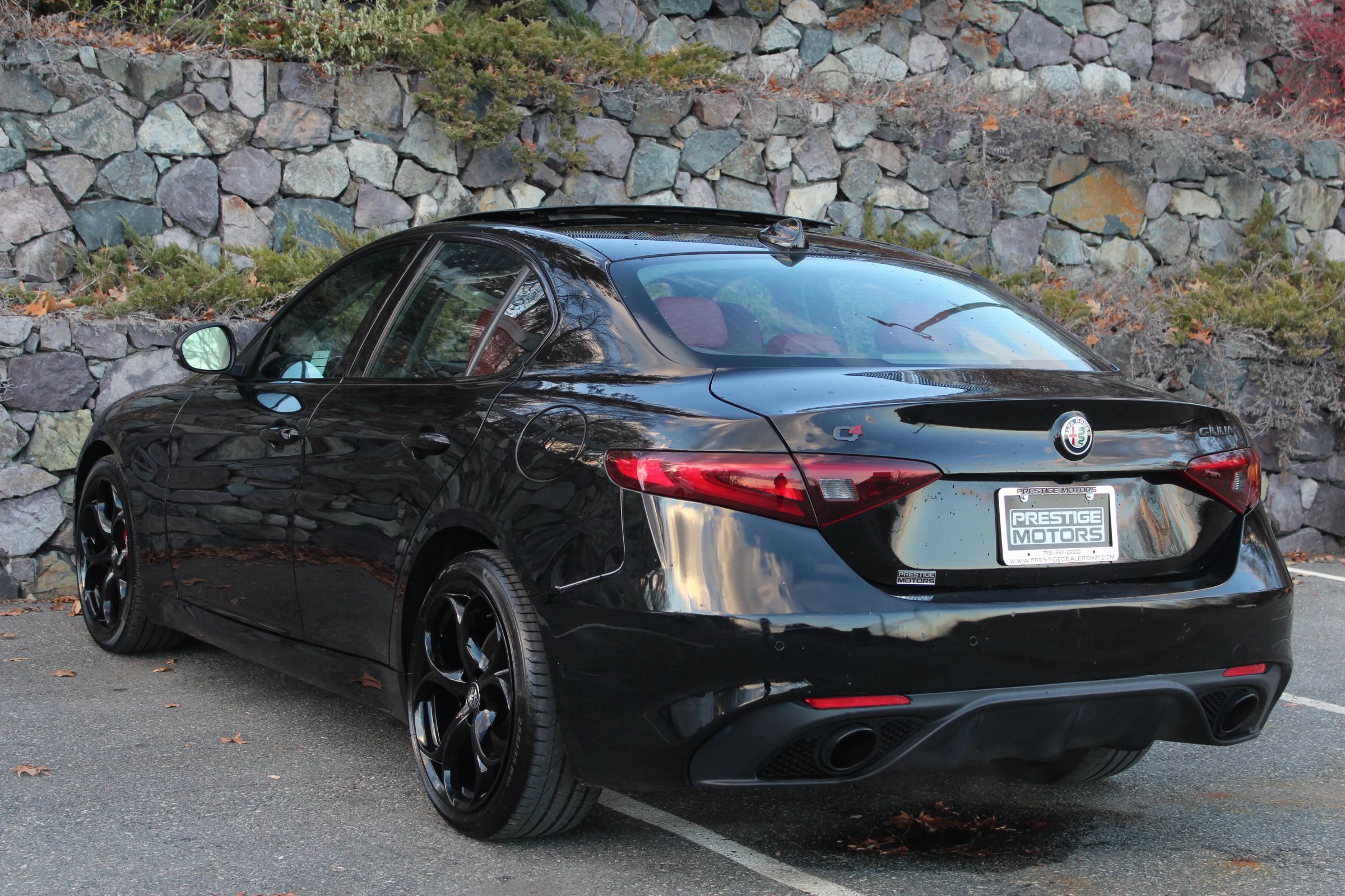 Used 2019 Alfa Romeo Giulia Ti Sport w/ Quick Order Package 22S Sport AWD/4WD image 7