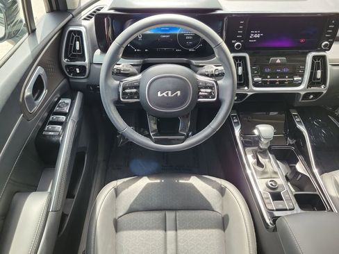 Used 2023 Kia Sorento SX AWD/4WD image 17